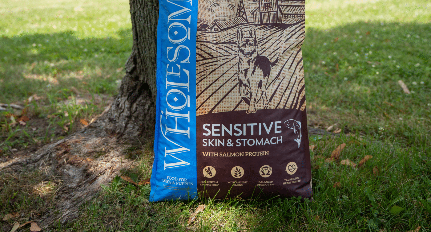Sensitive skin and stomach with salmon protein and added taurine for heart health
